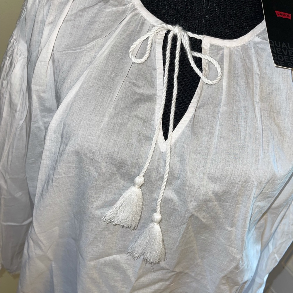 NWT Woman’s White Embroidered Boho Blouse - Picture 2 of 10